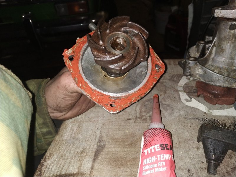 Помпа насос водяной Нива 2121 ВАЗ