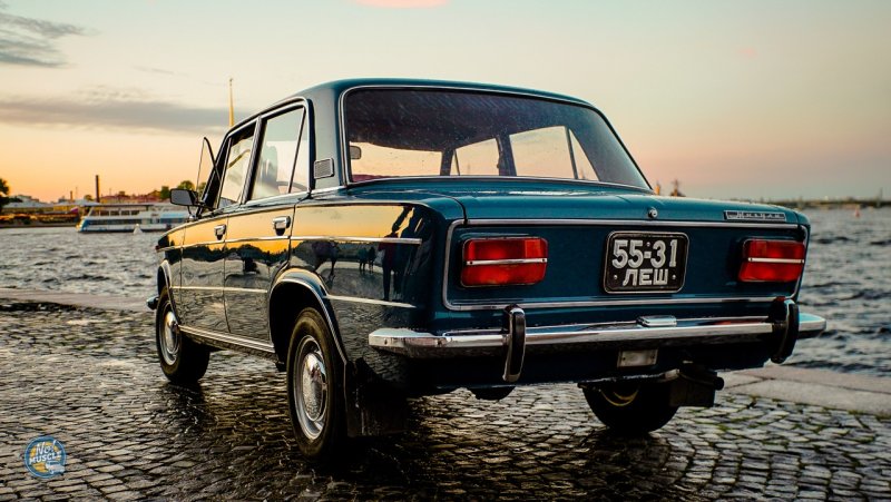 Datsun 2106