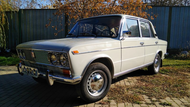 ВАЗ-2103 седан