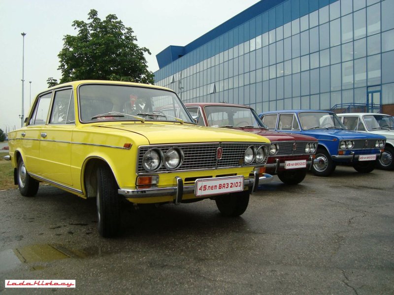 ВАЗ-2103 седан