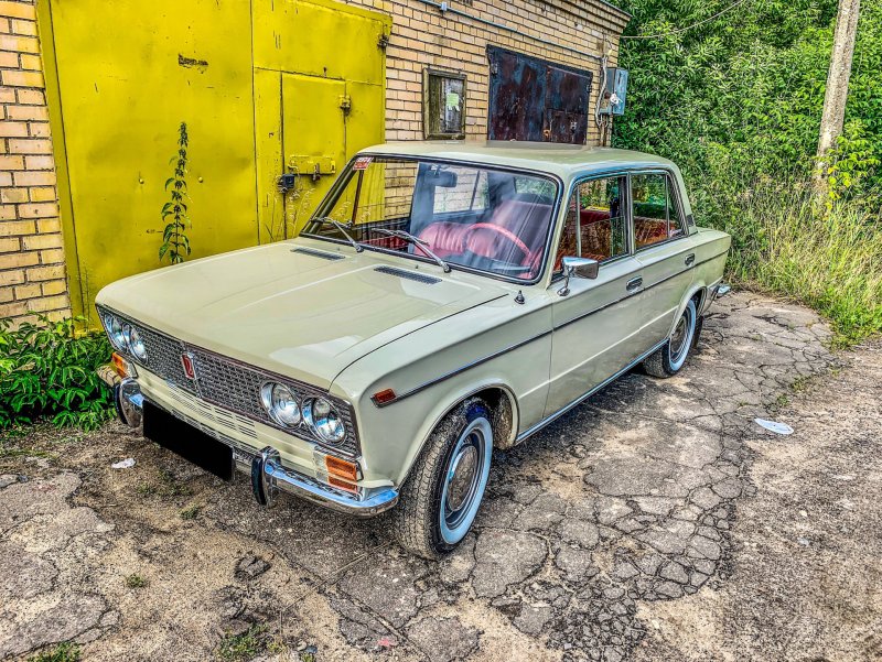 ВАЗ 2103 1974 года