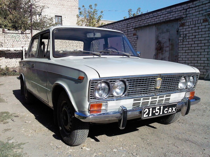 ВАЗ 2103 серая