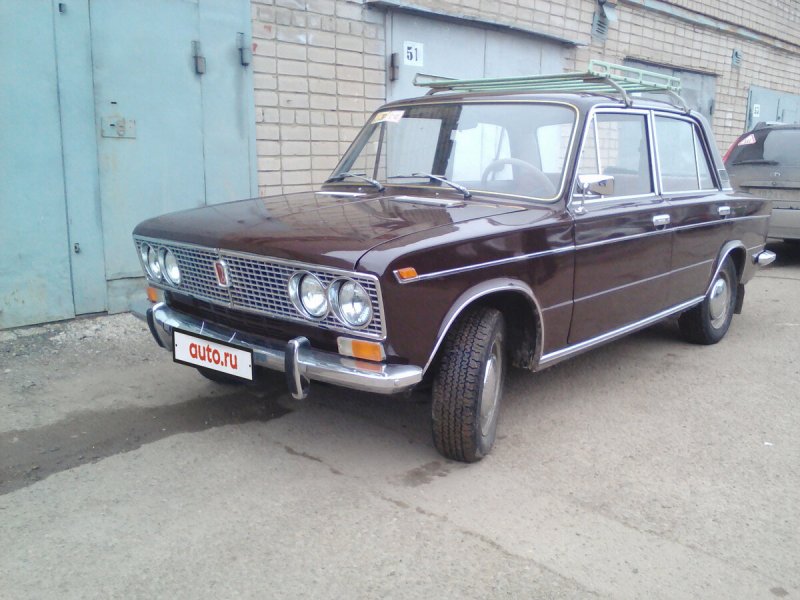 Lada ВАЗ 2103 седан оранжевый