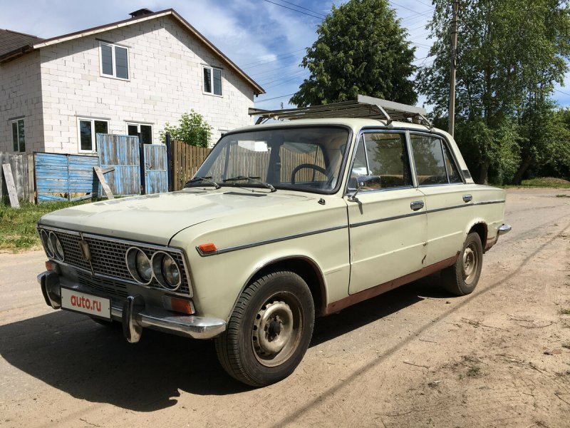ВАЗ 2103 слоновая кость