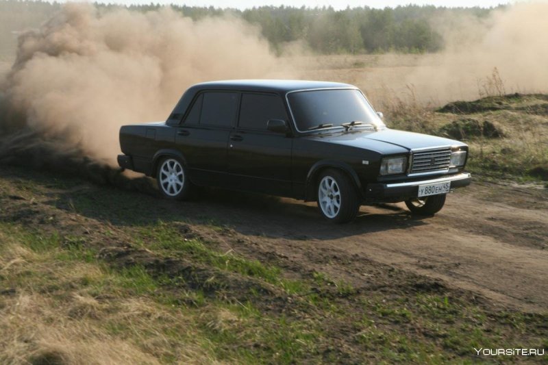 ВАЗ 2107 черная
