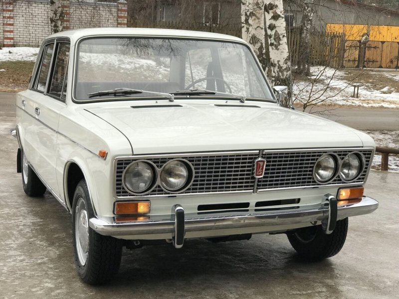 ВАЗ-2103 седан