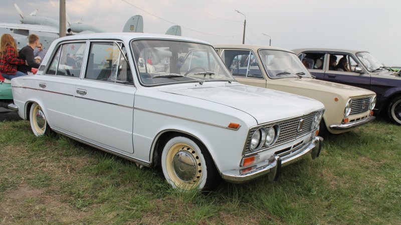 ВАЗ 2103 белая матовая