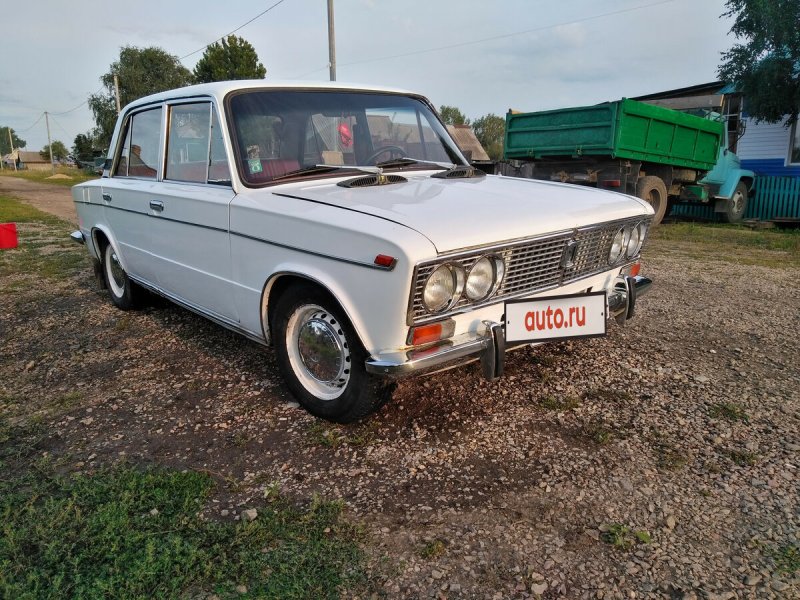 Лада 2103 белая