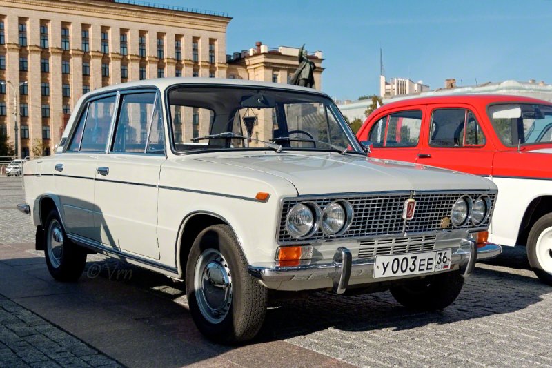 Серо белый 233 ВАЗ 2103