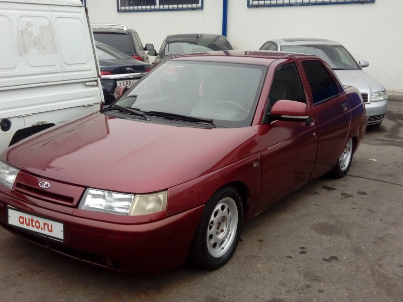 ВАЗ 2110 красная 2004 год