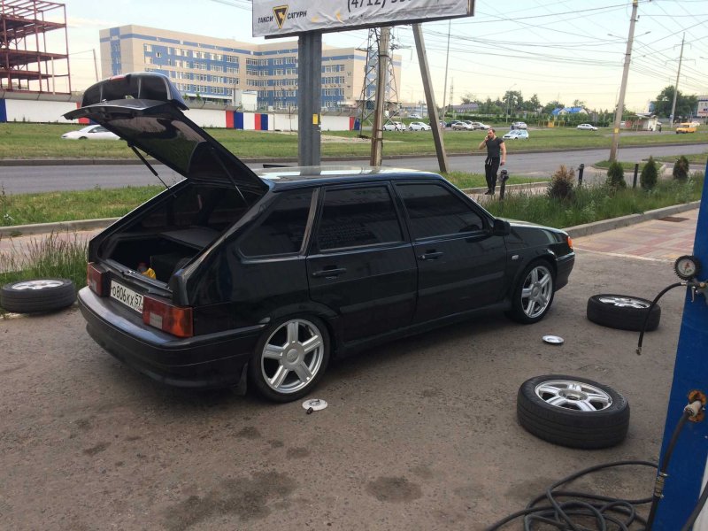 ВАЗ 2114 черная r15