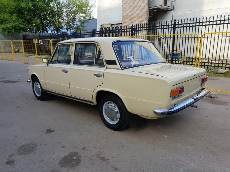 Авито автомобили Лада 2101