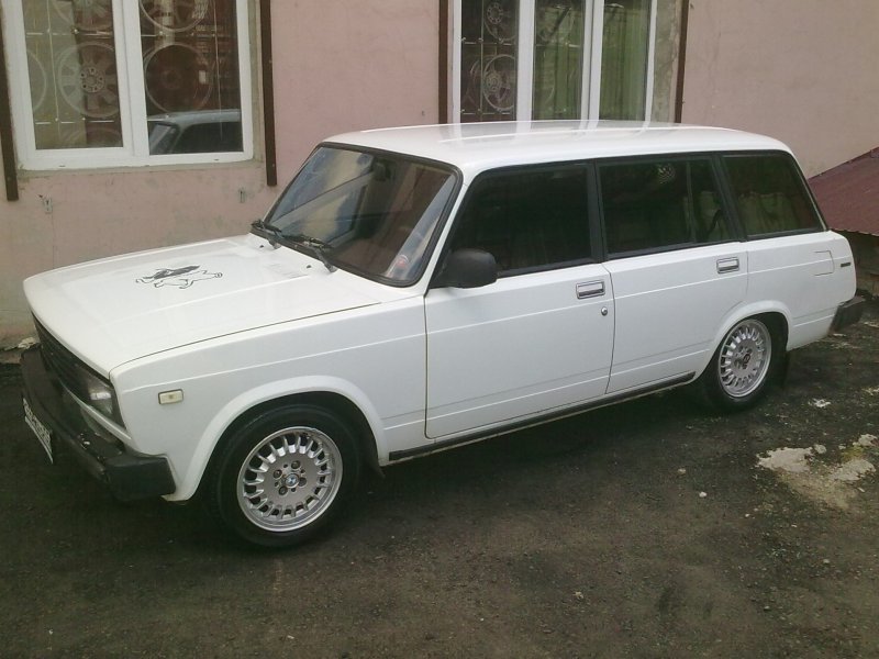 Лада 2104 на литых дисках