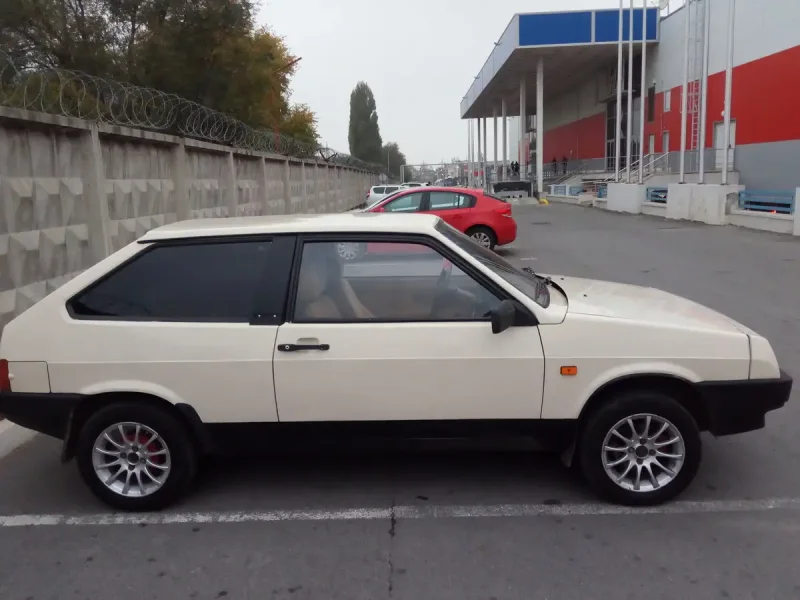 ВАЗ 2108 1985 года