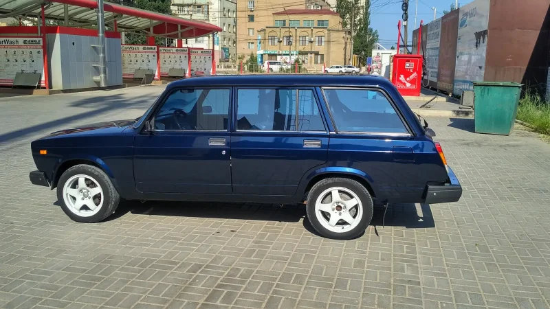 2104 Слик