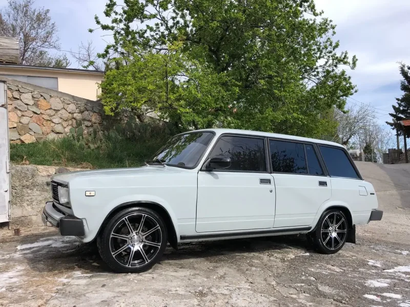 ВАЗ 2104 на r20