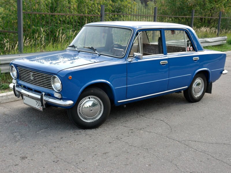 ВАЗ 21011 синяя