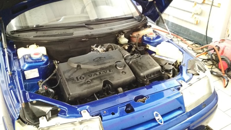 Подкапотное пространство ВАЗ 2110 сварочные швы