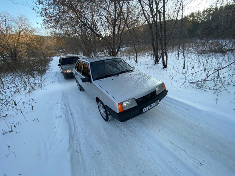 ВАЗ 21099 синяя зимой