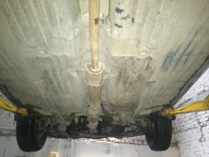 Передняя подвеска ВАЗ 2106 снизу