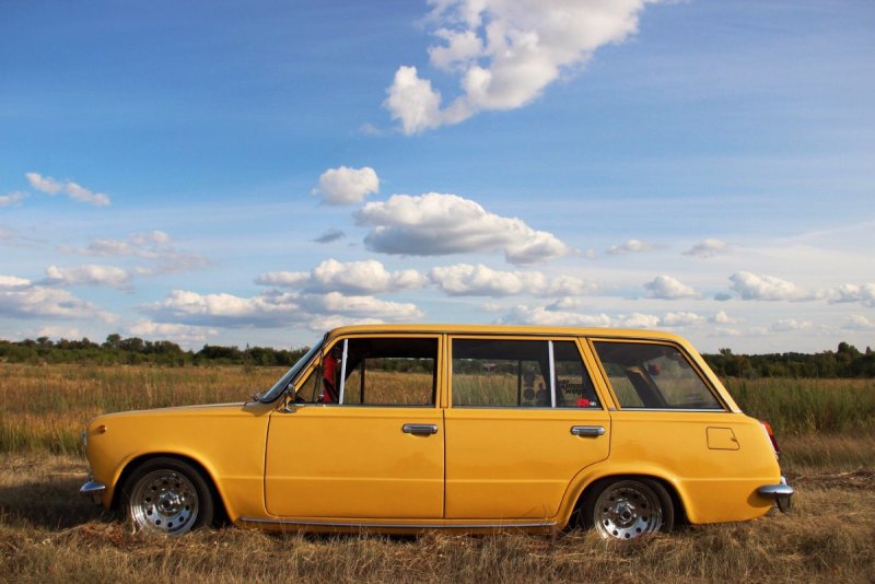 ВАЗ 2104 желтая