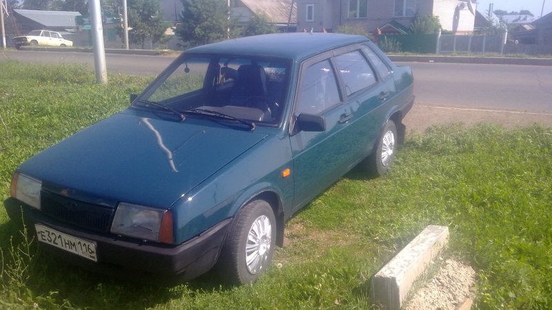 ВАЗ-21099 седан