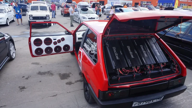 ВАЗ 2114 белая автозвук