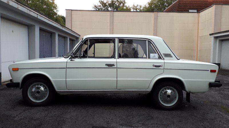 ВАЗ 2106 боком