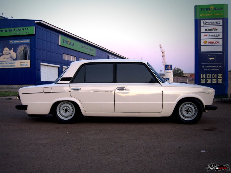 ВАЗ 2106 боком