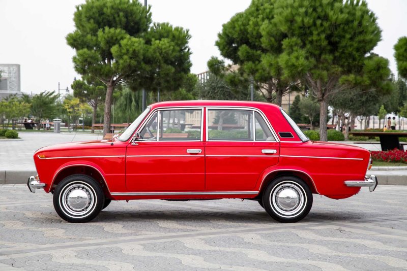 ВАЗ-2103 седан