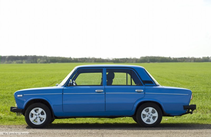 ВАЗ 2106 сбоку