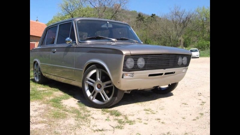 ВАЗ 2106 белая тюнингованная