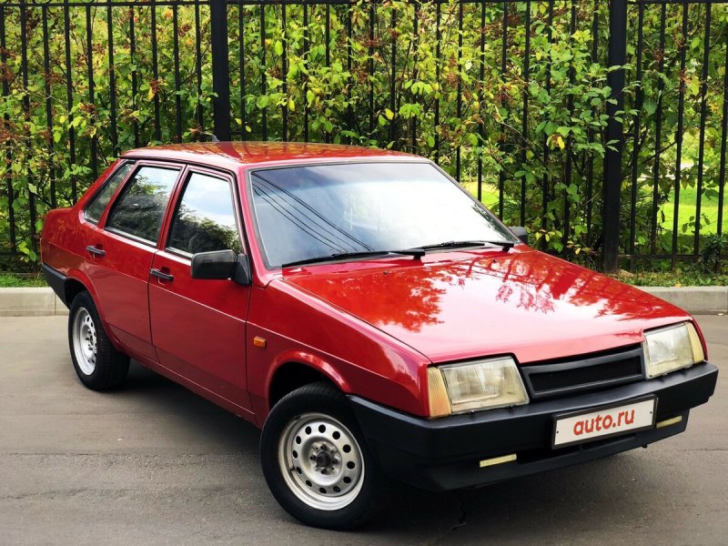 Красная Лада 21099