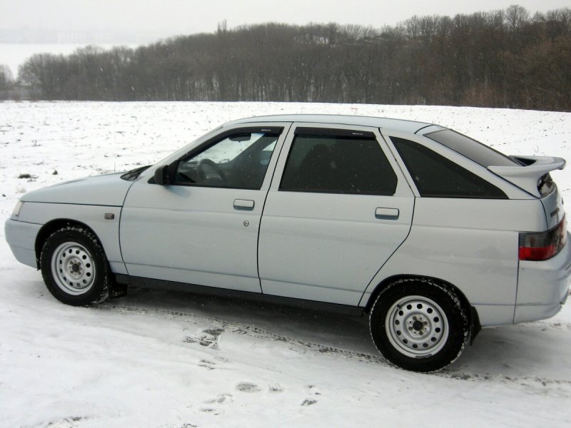 ВАЗ 2112 сбоку