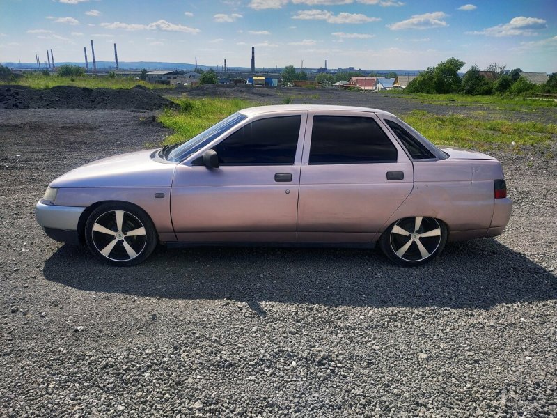 ВАЗ 2110 боком