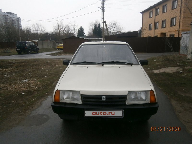 ВАЗ 21099 серебристая