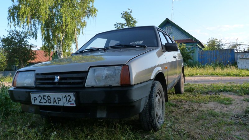 ВАЗ 21099 бежевая