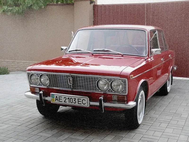 ВАЗ 2103 бордовая