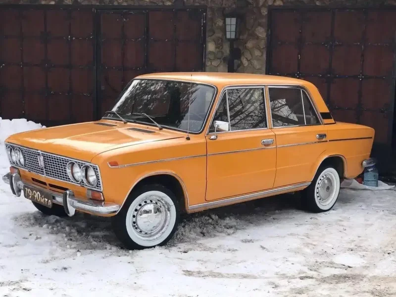 Lada ВАЗ 2103 седан оранжевый