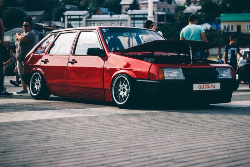 ВАЗ 2109 красная stance