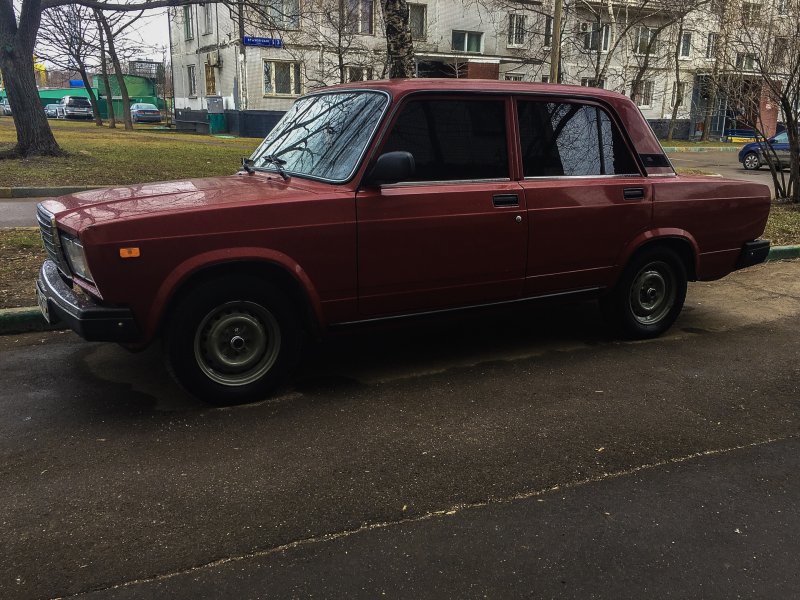 ВАЗ 2107 на белых штампах r13