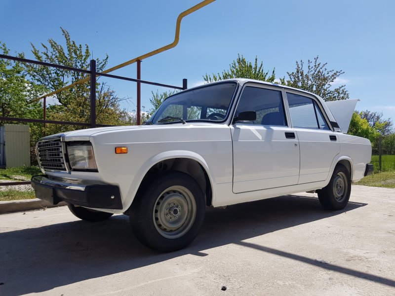 ВАЗ 2107 на штампах r13