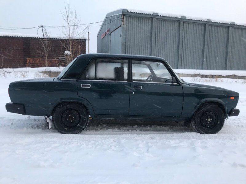 ВАЗ 2107 на штампах r13