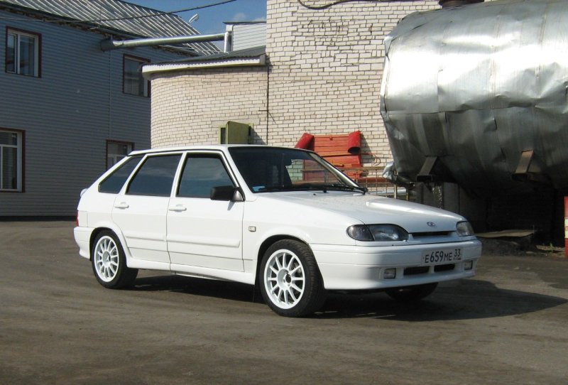 ВАЗ 2114 белая тюнинг