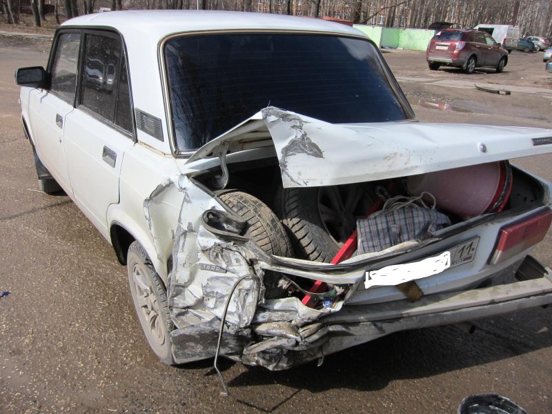 ВАЗ 2107 битая