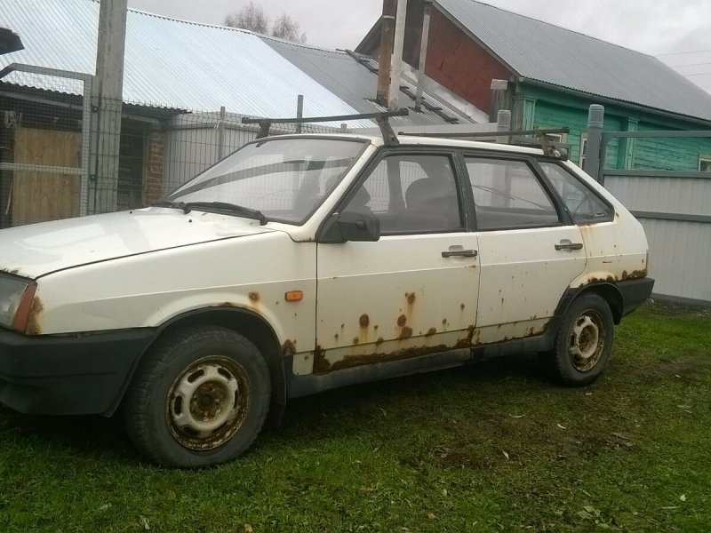 ВАЗ 2109 белый Ржавый