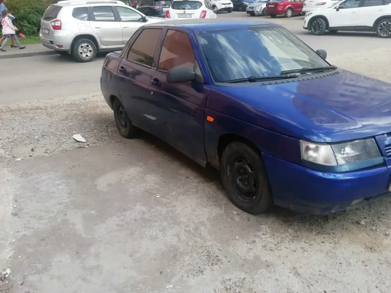 Синяя ВАЗ 2110 катаная