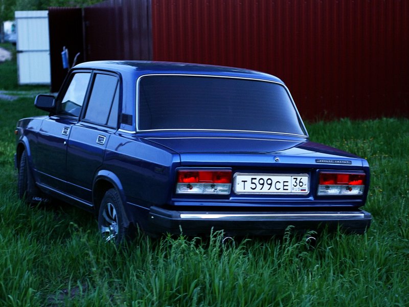 Lada 2107 2