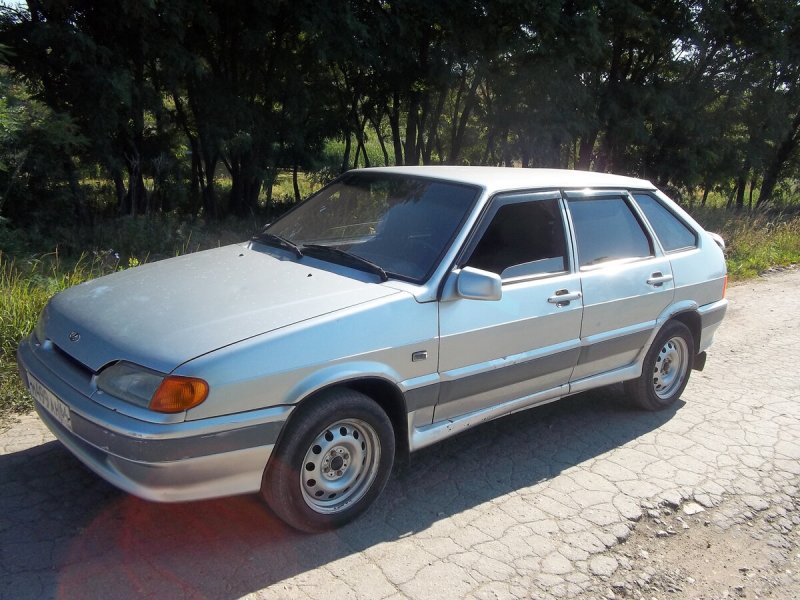 Лада ВАЗ 2114 серебристая