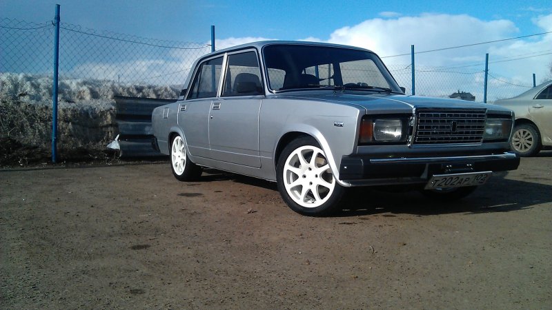 ВАЗ 2107 р16